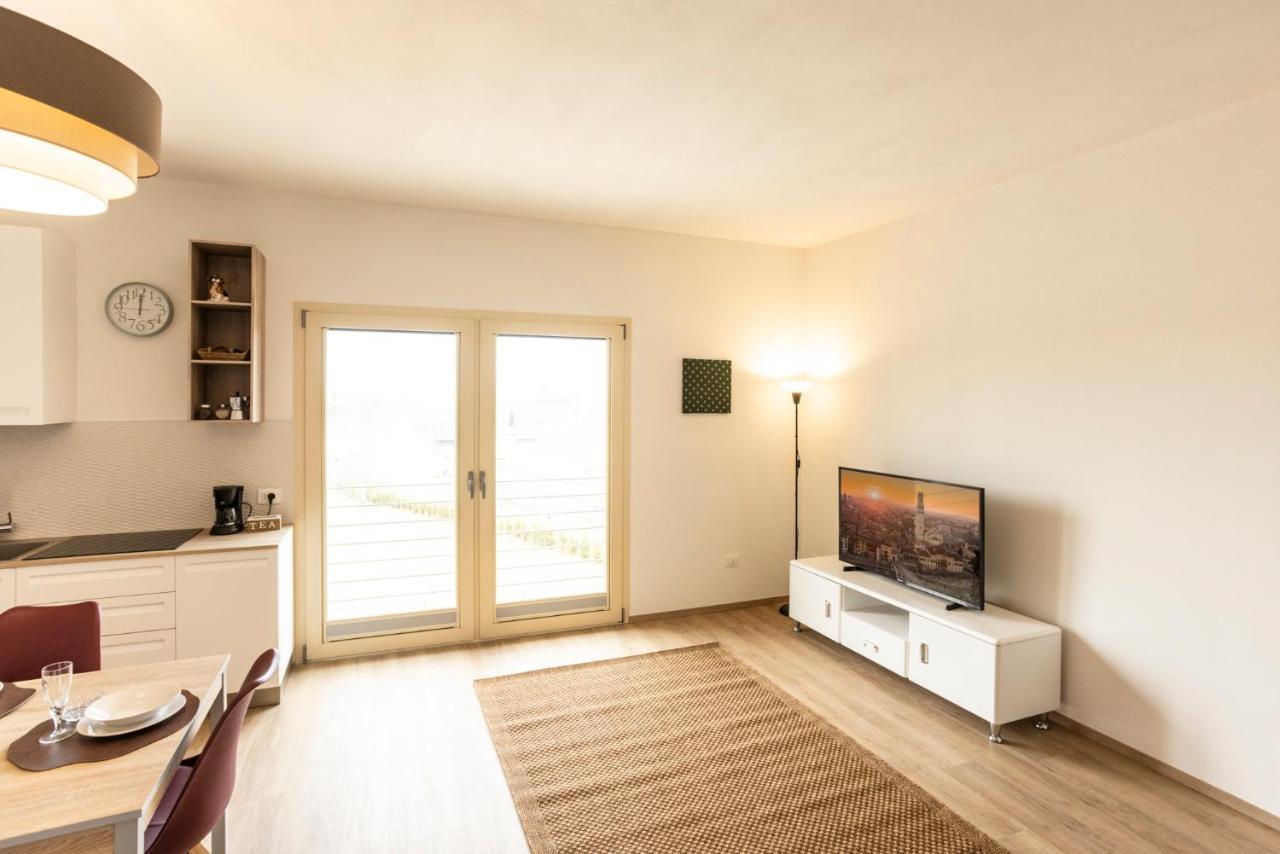Borgoroma - Business & Apartments Verona Bagian luar foto