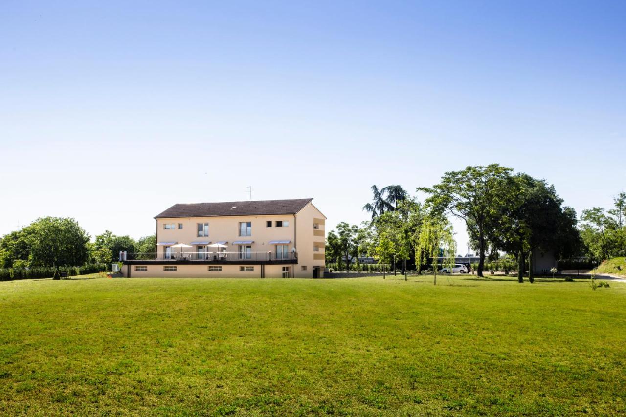 Borgoroma - Business & Apartments Verona Bagian luar foto